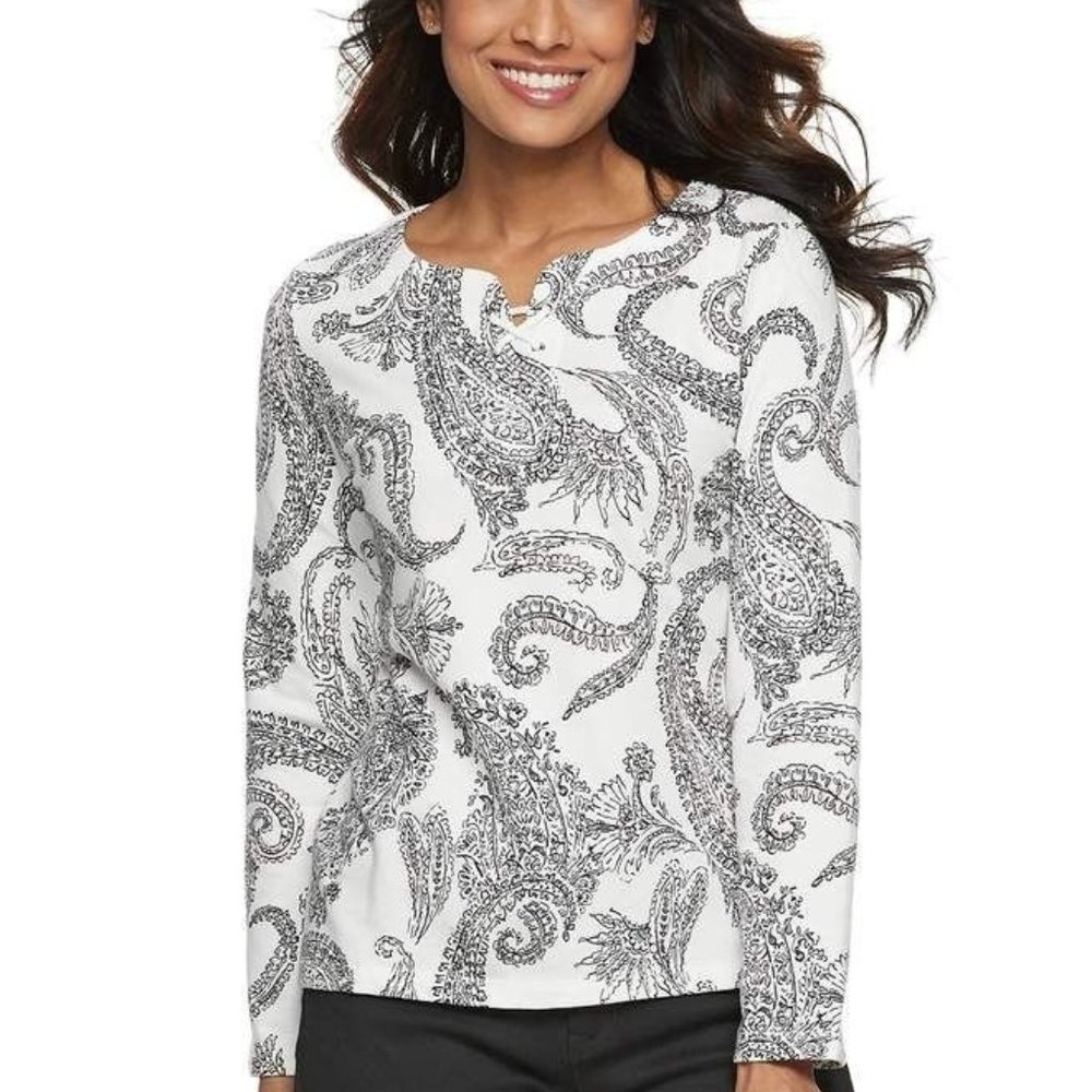 Petite Croft & Barrow Lace-Up Top - White Paisley